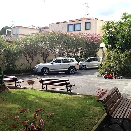 Tirrenia Beach House - Sea Front With Private Beach Sanremo Exterior foto