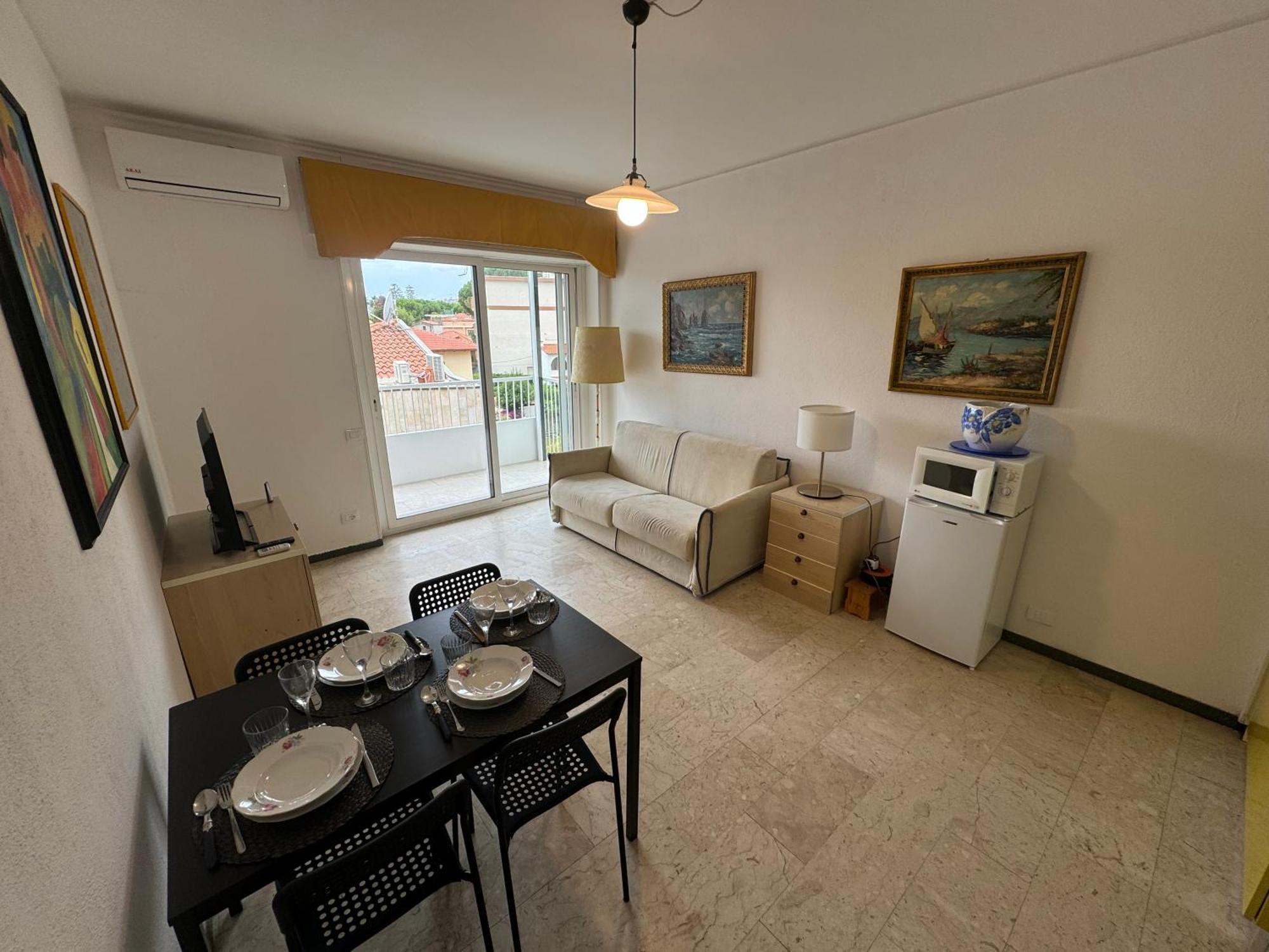 Apartment Tirrenia House - Sea Front With Private Sanremo