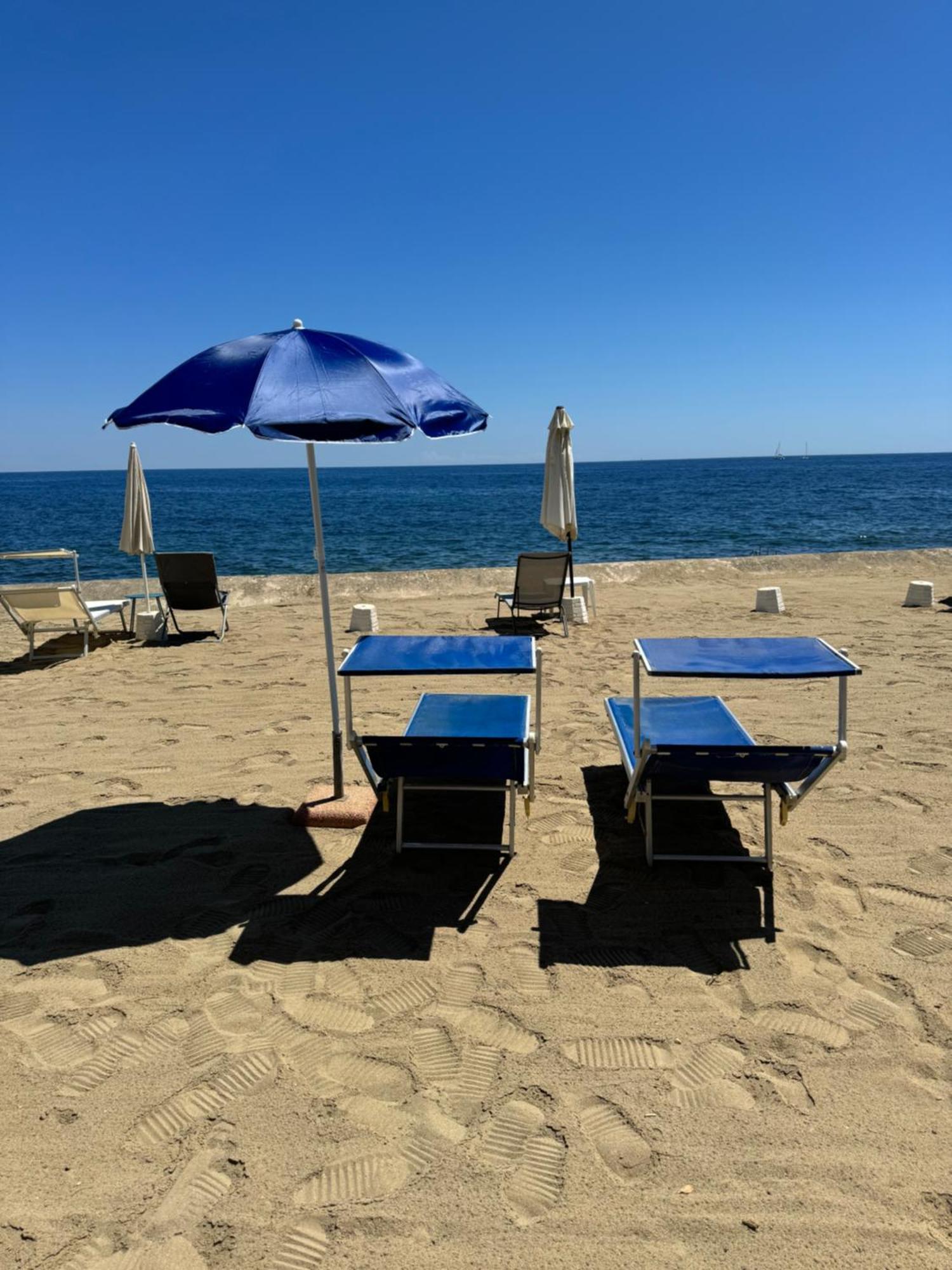 Apartment Tirrenia House - Sea Front With Private Sanremo
