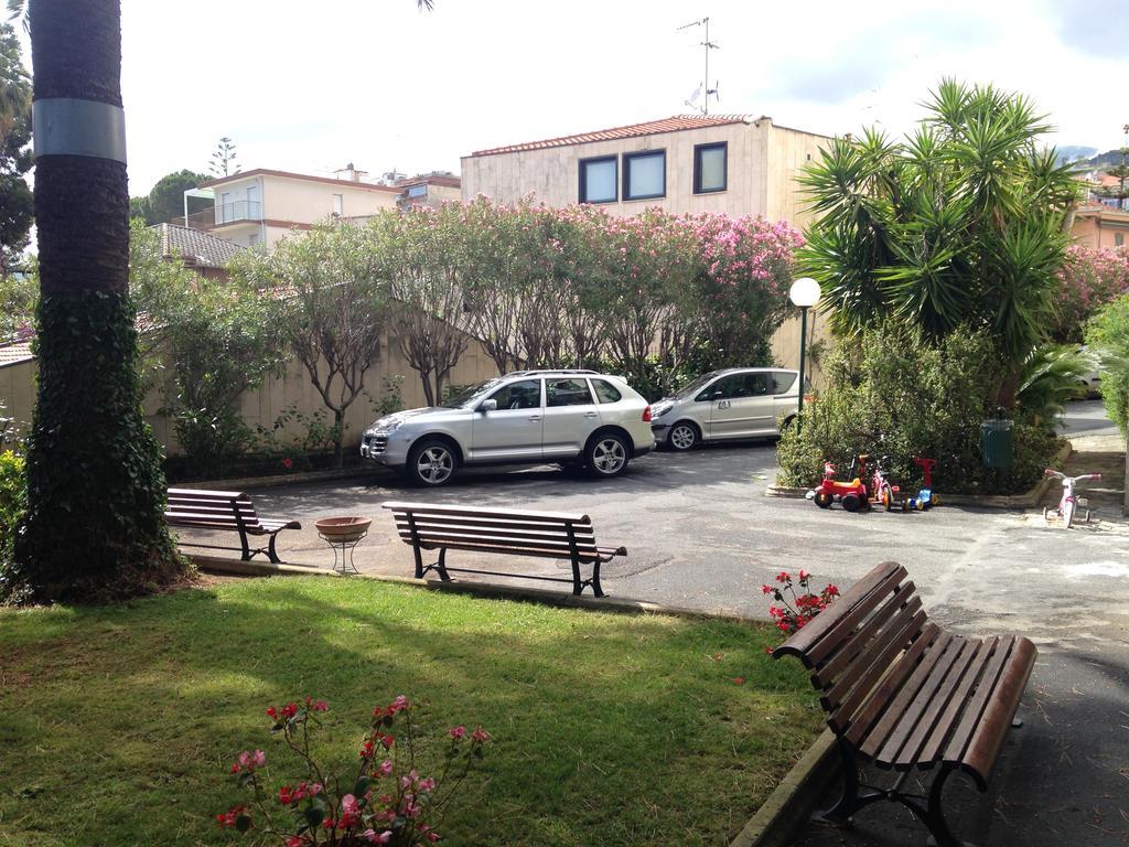 Tirrenia House - Sea Front With Private * Sanremo
